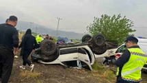 Osmaniye'de Tarlaya Devrilen Araçta Yaralı Var