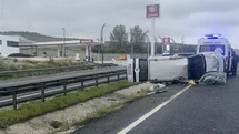 Eskişehir'de Kontrolden Çıkan Araç Yan Yattı