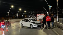Yolda gördükleri kazaya anında müdahale eden A Takımı ikinci felaketi önledi