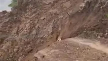 Siirt’te toprak kayması köylüleri tedirgin ediyor