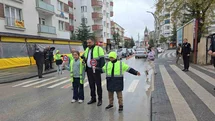 Başkan Ekinci, gönüllü öğrencilerle trafik kurallarına dikkat çekti