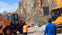 Van'da Kara Yolu Yeniden Açıldı