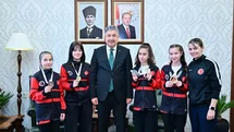 Eskişehir'de Vali Yılmaz'dan Sporculara Destek