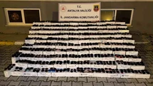 Antalya'da Kaçak Ürün Ele Geçirildi