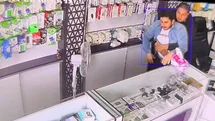 İnternetten öğrendiği Heimlich manevrasıyla arkadaşını hayata tutundurdu