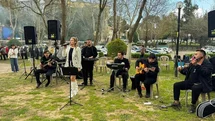 Efeler'de Anneler Günü Şenliği