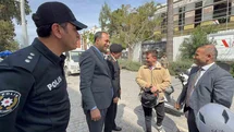 Datça’da motosiklet sürücülere ücretsiz kask dağıtıldı