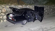 Alkollü sürücünün kullandığı otomobil, İstinat duvarına çarptı: 2 yaralı