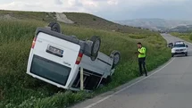 Ankara’da kontrolden çıkan minibüs devrildi: 1 ölü