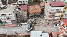 Samsun'da Metruk Binalar Yıkılıyor