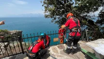 Antalya'da Falezlerde Temizlik Çalışması