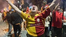 Galatasaray Şampiyonluğunu İzmir'de Kutladı
