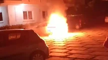 Menteş Mahallesi’nde Park Halindeki Araç Alevlere Teslim Oldu
