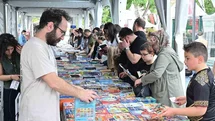 Manisa'da Kitap Fuarı Devam Ediyor