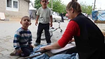 Roman Annelerin Renkli Anneler Günü Kutlaması Adana'da