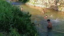 Araban'da Akan Dereler Çocukları Sevindiriyor