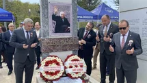 İzzet Baysal Mezarı Başında Anıldı
