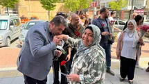 Kırşehir'de Annelere Karanfil Dağıtımı Yapıldı
