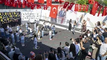 Mersin'de Anneler Günü Coşkusu