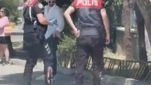 İzmir'de Otomobilin Çarptığı Kediye Yardım