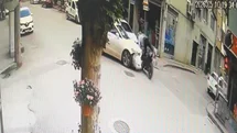 Bursa'da Motosiklet ve Otomobil Çarpıştı
