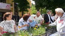 Başkan Çetin Akın'dan Anlamlı Anneler Günü Kutlaması