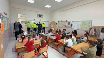 Yozgat'ta Miniklerden Polis Selamı