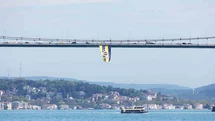 Fenerbahçe Bayrakları İstanbul Köprülerinde Dalgalanıyor