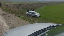Diyadin’de direksiyon hakimiyetini kaybeden sürücü şarampole uçtu