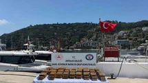 Sahile vuran şüpheli paketten 40 milyon TL’lik macun esrar çıktı