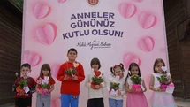 Çocuklar Sanat Sokağı’nı bu kez anneleri için renklendirdi