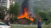 Kocaeli'de Tek Katlı Evde Yangın Çıktı