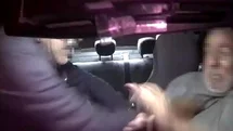 İzmir’de taksiciye bıçaklı gasp girişimi araç kamerasında