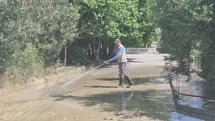 Davutlar'da Temizlik Çalışmaları Başladı