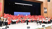 300 çocuktan oluşan korodan muhteşem konser
