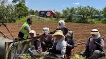 Denizli'de Tarım İşçilerine İkram Yapıldı