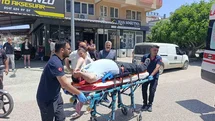 Antalya'da Kontrolsüz Kavşakta Kaza