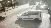 Bursa'da Kavşakta Kaza Anı Güvenlik Kamerasında