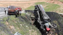 Şırnak'ta Tır Devrildi Sürücü Hayatını Kaybetti