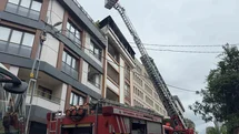 Küçükçekmece'de Çatı Yangını Meydana Geldi