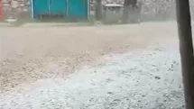 Bursa’da ceviz büyüklüğünde dolu yağdı...Camlar kırılma noktasına geldi