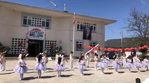 Minik Öğrencilerden Duygusal Performans