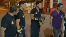 Otomobilin motoruna sıkışan yavru köpeği itfaiye kurtardı