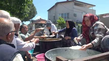 Balıkesir'de Geleneksel Mahalle Hayrı Yapıldı