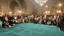 Her hafta 100’üncü camide namaz kıldılar