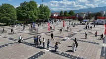 Gençler Düzce'de Spor Alanlarında Yarıştı