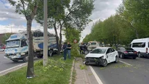 Kamyon ve Otomobil Çarpıştı: 1 Yaralı