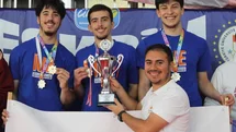 İzmir'de Eskrim Şampiyonu Oldu