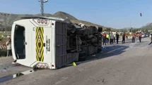 Mersin'de Servis Kazası: 17 Yaralı
