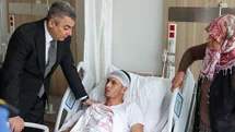 Mersin Valisi Atilla Toros, Yaralılara Geçmiş Olsun Ziyaretinde Bulundu